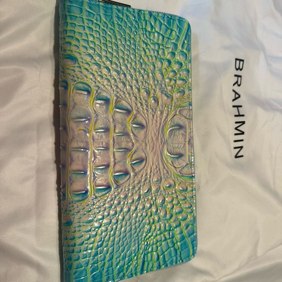 Brahmin Skylar in cotton candy - Picture 2 of 3